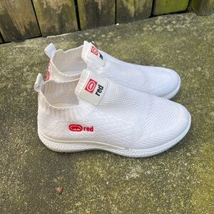Woman's White Ecko Red slip on sneaker